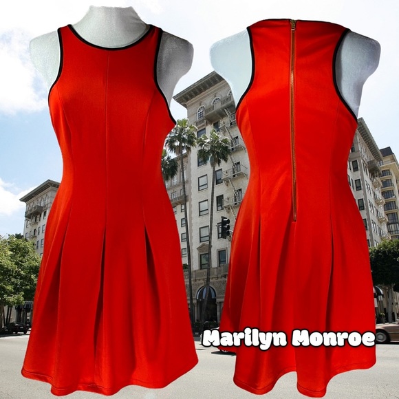 Marilyn Monroe Lipstick dress size M - Picture 9 of 9